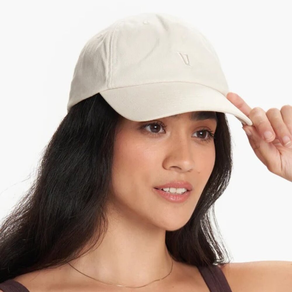 - Vuori Dad Hat 2.0 afterglow. Unisex excellent condition